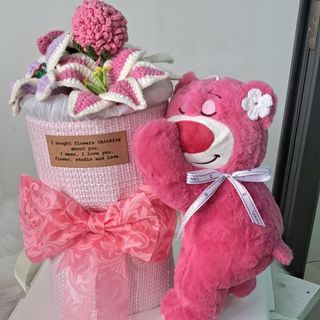 Hộp hoa và gấu dâu, quà tặng sinh nhật, lễ tết