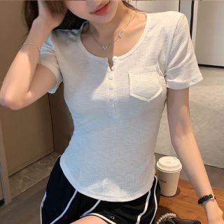 Áo nút có túi tay ngắn lai vạt bầu