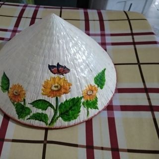 Nón lá vẽ hoa