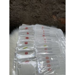 Bộ 10 Chi Tiết Miếng Dán Silicon Chống Xước Hõm Cửa, Bộ Tay Nắm Cửa , Miếng Dán Gương Ô Tô Xe Hơi Có Logo Các Hãng Xe