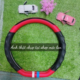 Bọc vô lăng vân carbon phối da nhiều màu - Luxury Car size 36cm - D cut D36 cho xe Vinfast VF các dòng xe mới nhất