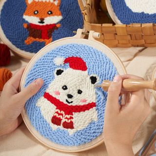 Bộ Quà Tặng Noel Giáng Sinh Tranh Thêu Len Thủ Công Handmade Cực sinh động Đầy sáng tạo. Kèm Đầy đủ bộ phụ kiện thêu ( Phù Hợp Kinh Doanh các Quán Nước-Hội nghị ) Hàng, Giá Tận Xưởng )