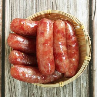 - Lạp xưởng tươi