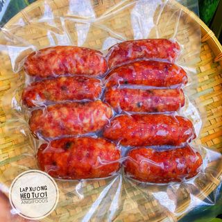 - Lạp xưởng tươi