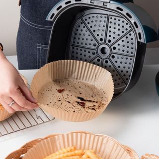 Set 50 Miếng Giấy Nến Lót Nồi Chiên Không Dầu - Giảm Thiểu Tối Đa Dầu Mỡ Bám Vào Nồi Chiên H197-B