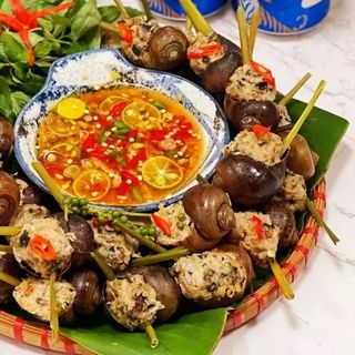 - Ốc bươu nhồi thịt