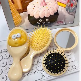 Lược Chải Tóc Mát Xa Da Đầu Bằng Nhựa Dễ Thương