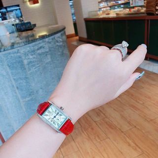 SALE: đồng hồ CAO CẤP NỮ DA ĐỎ