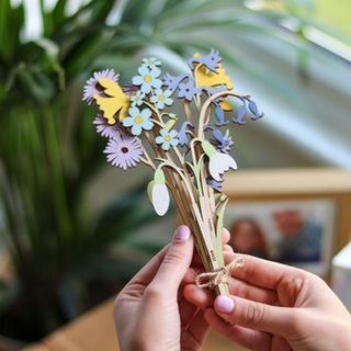 Hoa gỗ tô màu - quà tặng mẹ và cô
