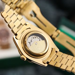 Đồng hồ nam máy cơ dây thép đúc