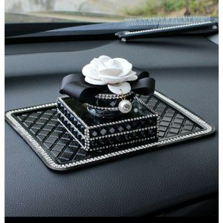 set nước hoa đính đá để taplo ô tô gắn bông hoa trà sang trọng quý phái cho xế yêu của bạn
