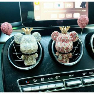 Sáp thơm cài cửa gió ôtô hình gấu Gloomy Bear cầm bóng bay đính đá sang trọng dễ thương