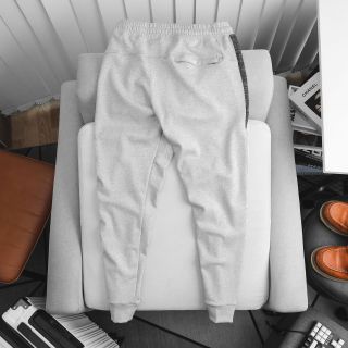 Quần Jogger Nice vải nỉ PC , dày mịn trơn láng, mát rượi, mướt tay, co giãn 4c thoải mái. 3 túi khoá kéo