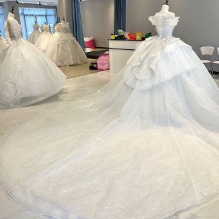 Váy Cưới Cao Cấp vai trễ thiên nga ko đuôi phong cách tinh tế ( Hàng, Gái Tận xưởng )
