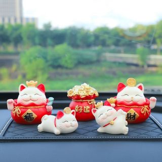 Hũ tiền đỏ trang trí ô tô, bàn làm việc, trang trí kèm tượng mèo thần tài chất liệu thạch cao