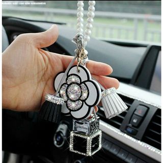 Khánh treo gương hoa trà đính đá sang trọng thời trang tặng kèm nước hoa ô tô