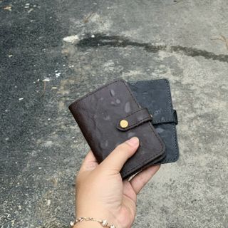 Ví thẻ có nút da sần