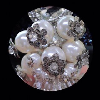 Decor - Dây khánh ngọc trai treo gương ô tô thiên nga màu trắng được đính đá sang trọng - Mộc Lan Phụ Kiện Xế Yêu