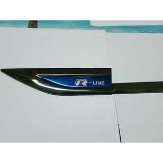 Bộ 2 mang cá R-Line thể thao trang trí ô tô thật phong cách - trang trí xe hơi