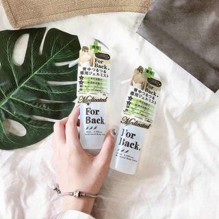 Xịt trị mụn lưng For Back Pelican Medicated Mist của Nhật 100ml