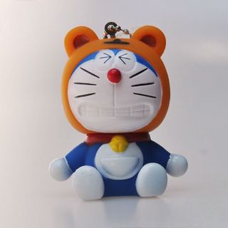 Decor trang trí mèo máy doremon và thảm lông đặt taplo bàn học phòng làm việc gần gũi dễ thương