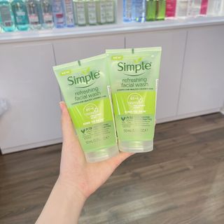 Sữa rửa mặt Simple lành tính sạch thoáng - cho da nhạy cảm 150ml/chai