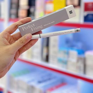 Bút Kẻ Mắt Nước Chống Trôi Merzy The First Pen Eyeliner 0.5g