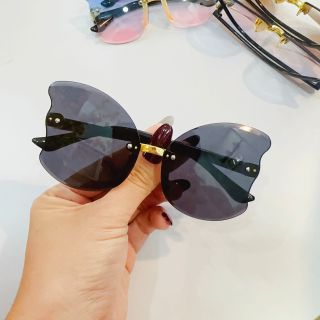 Kính râm cho bé kiểu kính nhiều màu dễ thương, tròng chống tia UV bảo vệ mắt dành cho bé 2-6 tuổi mã 6085