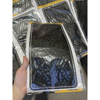 Đế chống trơn trên ô tô đặt đồ, điện thoại, hộp giấy - lót cao su đính đá size 29x14cm