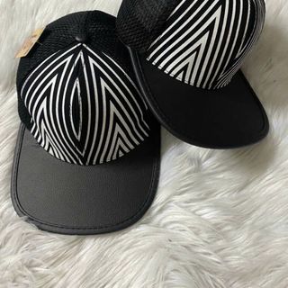 Nón lưỡi trai đường họa tiết màu trắng CQ