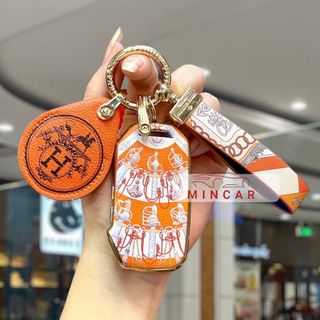 Ốp chìa khóa, bọc chìa Kia Cerato 2019 - 2020 - 2021 mẫu 3 nút viền mạ vàng Doir -Hermes cao cấp
