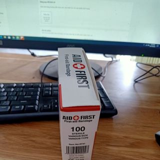 hộp băng gâu dán vết thương 100 miếng