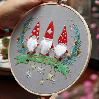 Quà Tặng Noel Tranh Thêu Chỉ Thủ Công HandMade Đầy Ý Nghĩa Tinh Tế, Độc Đáo, Đầy Sáng Tạo ( Phù Hợp Mô hình Kinh Doanh Thủ Công ) kèm Bộ Phụ kiện Đầy Đủ ( Hàng Gái Tận Xưởng )
