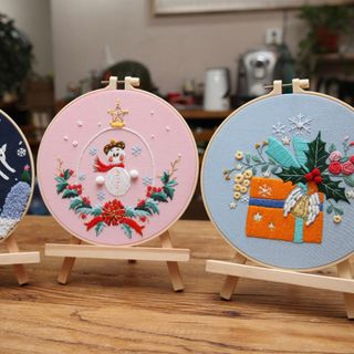 Quà Tặng Noel Tranh Thêu Chỉ Thủ Công HandMade Đầy Ý Nghĩa Tinh Tế, Độc Đáo, Đầy Sáng Tạo ( Phù Hợp Mô hình Kinh Doanh Thủ Công ) kèm Bộ Phụ kiện Đầy Đủ ( Hàng Gái Tận Xưởng )