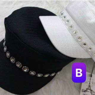 Mũ beret đính bông hoa hạt CQ