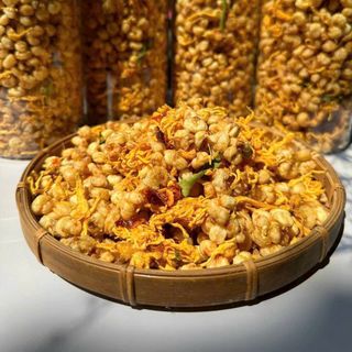 BẮP SẤY MIX KHÔ GÀ LÁ CHANH THƠM NGON 400G - WINNIE HOUSE