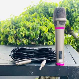 Micro Có Dây SH988 Sang Trọng Bền Bỉ Hát Hay Chất Âm Dày, Tiếng Đầy Đặn Dây Dài 7 Mét