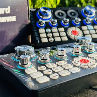 Sound Card MTMAX X7PRO - Thu Âm Livestream Tại Nhà Dễ Dàng, Bluetooth 5.0, Có Nguồn Micro 48V, 12 Hiệu Ứng Âm Thanh, Thay Đổi Giọng Nói, Điều Chỉnh Bass Mid Treble