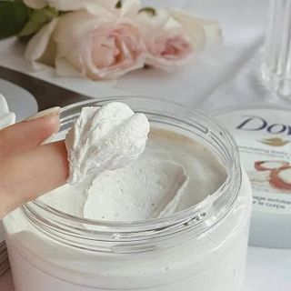 Tẩy Da Chết DOVE ĐỨC Hạt Macca