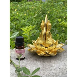 Tượng Phật Bà Quan Âm Nghìn Tay trang trí taplo ô tô - phật bà 2 mặt đế có nước hoa siêu sang trọng