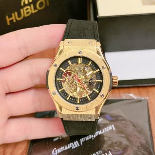 Đồng hồ nam chạy cơ lỗ máy mới
