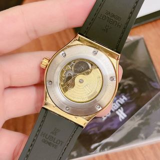 Đồng hồ nam chạy cơ lỗ máy mới