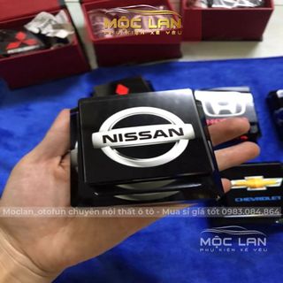 ( có video thật) nước hoa ô tô NISSAN - nước hoa pha lê logo hãng xe đặt taplo giá sỉ