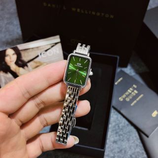 Đồng hồ mẫu mới day thép đúc luôn ạ