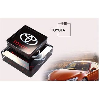 Nước hoa ô tô TOYOTA - nước hoa pha lê đặt taplo
