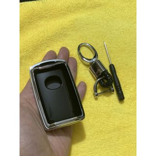 Ốp Chìa Khóa Mạ Crom Mazda 3 New 2020 - Bản To Nút Viền - Bao Khóa Tráng Gương Cao Cấp Tặng Móc Thất Lạc