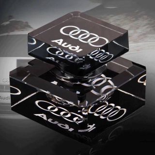 Nước hoa với các logo của các hãng xe Lexus