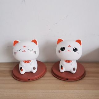 Trang trí taplo - Chú mèo Lucky Cat thần tài gật đầu chạy năng lượng mặt trời - mang lại tài lộc cho chủ xe