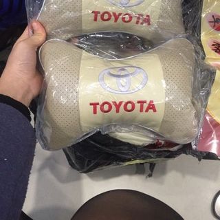Gối tựa đầu ô tô có logo hãng,gối tựa đầu ô tô có lo go các hãng xe