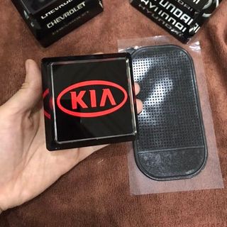 Nước hoa ô tô HYUNDAI accent , i10 , kona, santafe, elantra tặng kèm miếng dán chống trượt